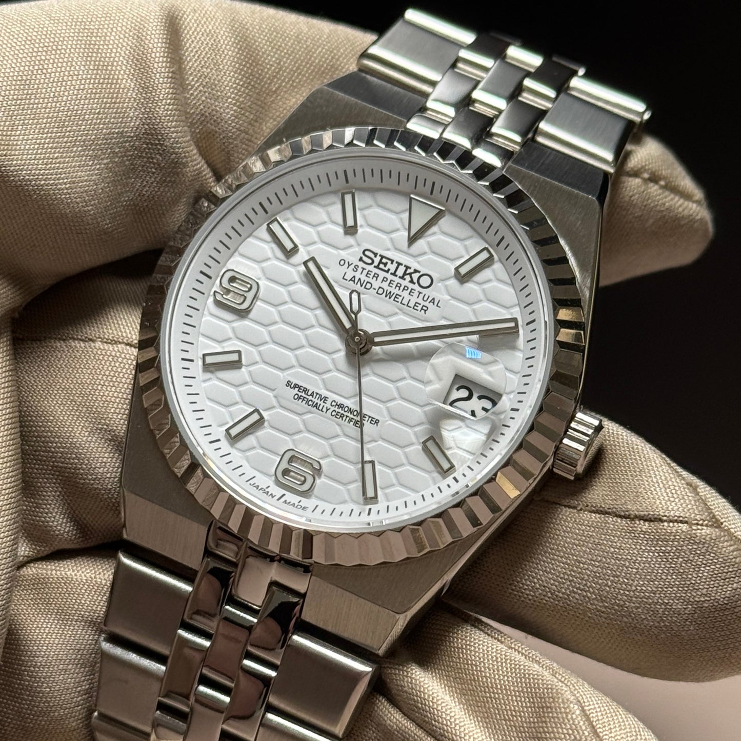 Seiko Land Dweller | Fresh White